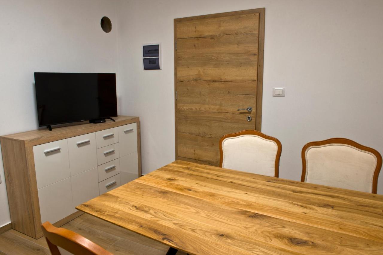 Apartmaji Tanto Malovse Crnice Екстериор снимка
