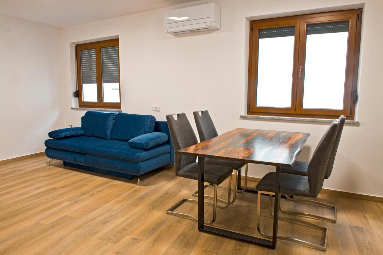 Apartmaji Tanto Malovse Crnice Екстериор снимка