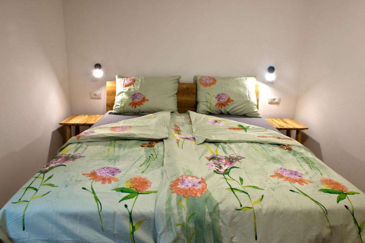 Apartmaji Tanto Malovse Crnice Екстериор снимка