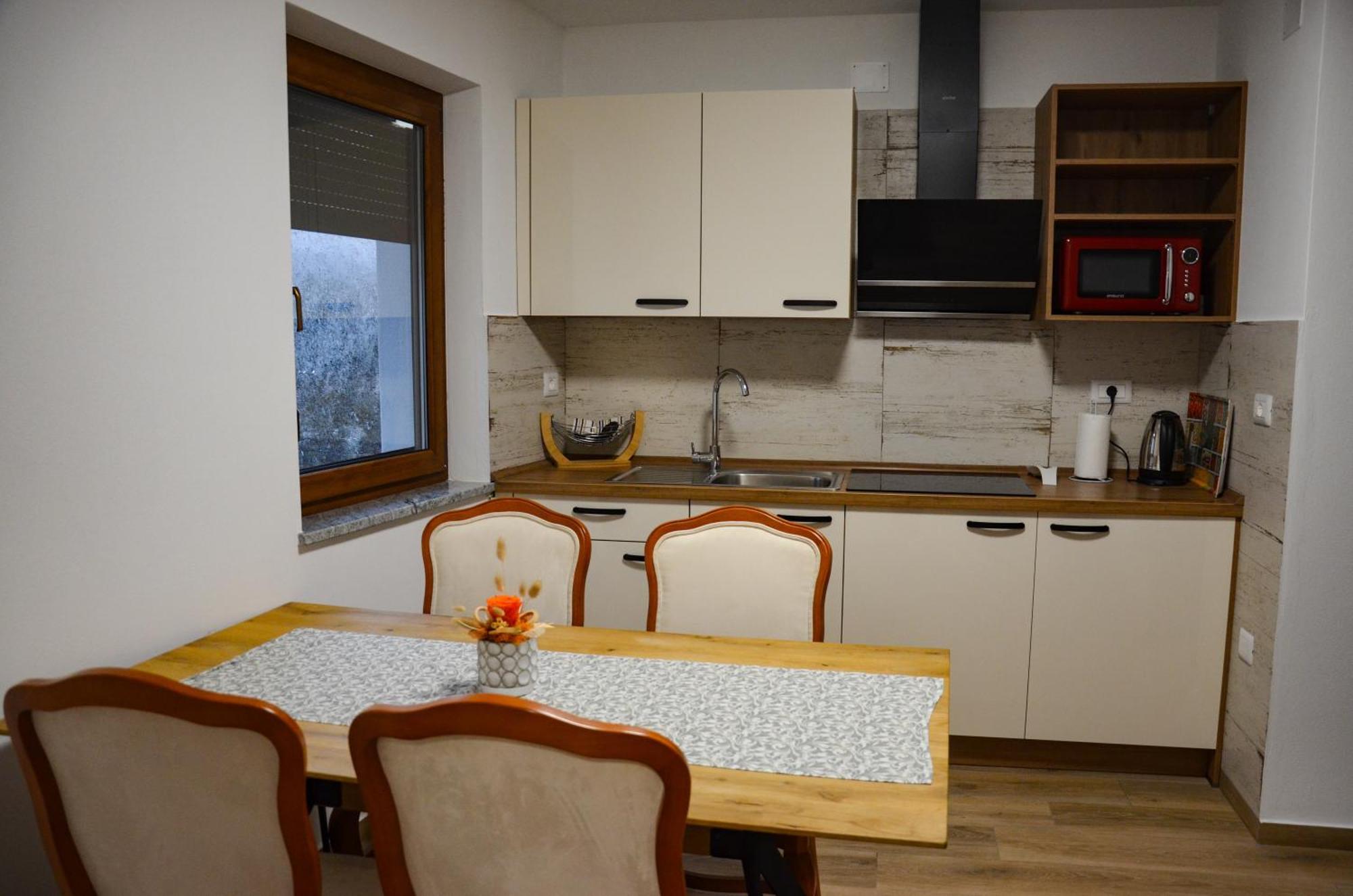 Apartmaji Tanto Malovse Crnice Екстериор снимка